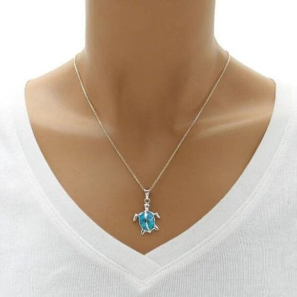 LOVELY STERLING SILVER CREATED OPAL SEA TURTLE PENDANT - Picture 2 of 2